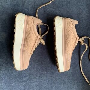 UGG Marin Lace Logo Women’s Platform Sneakers 9 | Tan/Peach – Speckled Sole